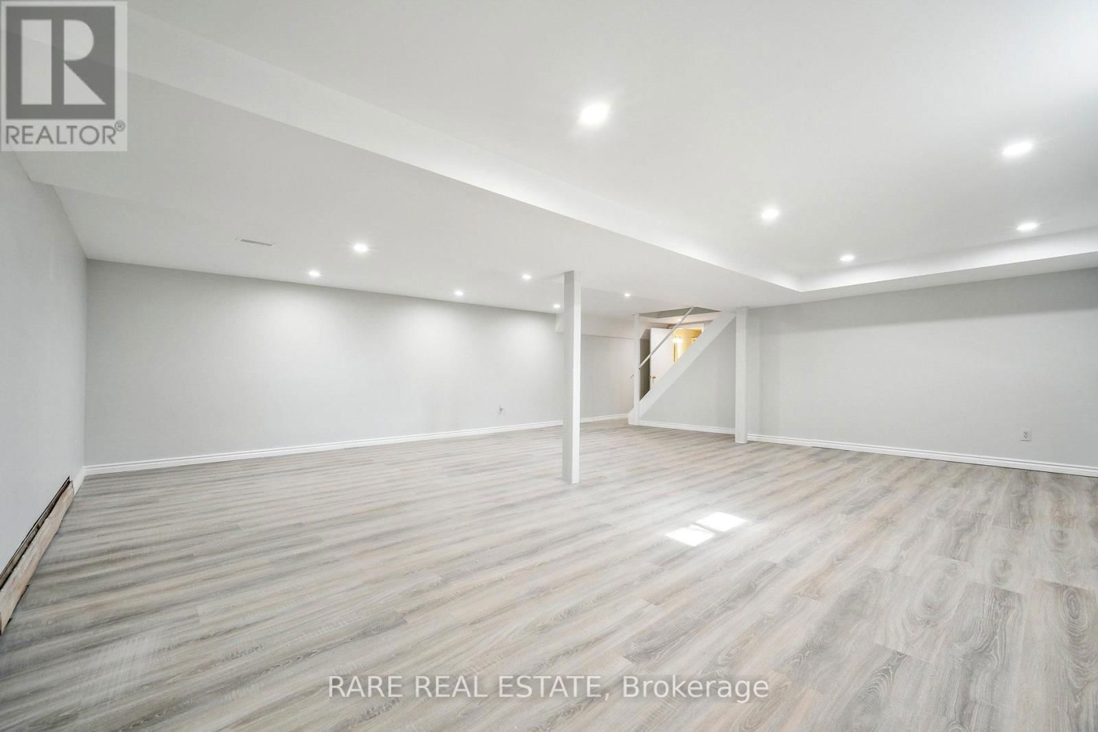 314 LAUGHTON CRESCENT Image 31