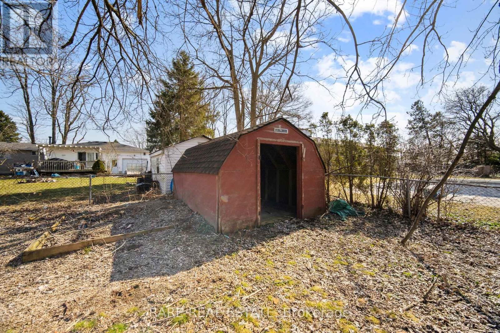 314 LAUGHTON CRESCENT Image 35