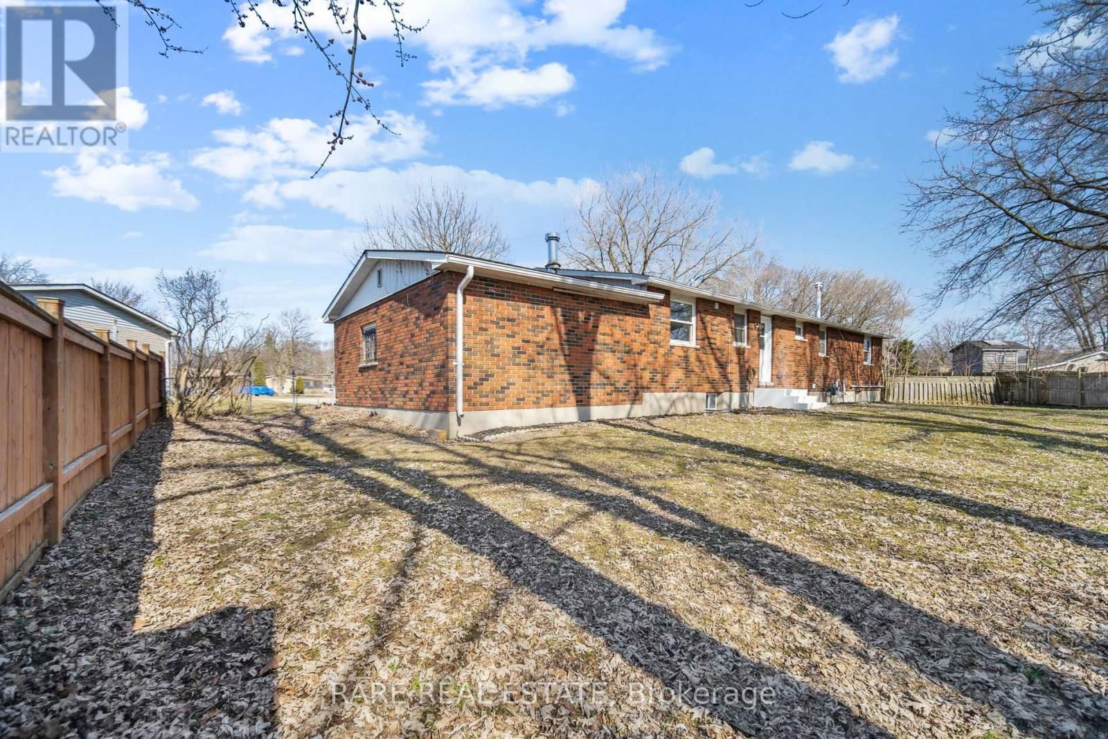 314 LAUGHTON CRESCENT Image 36