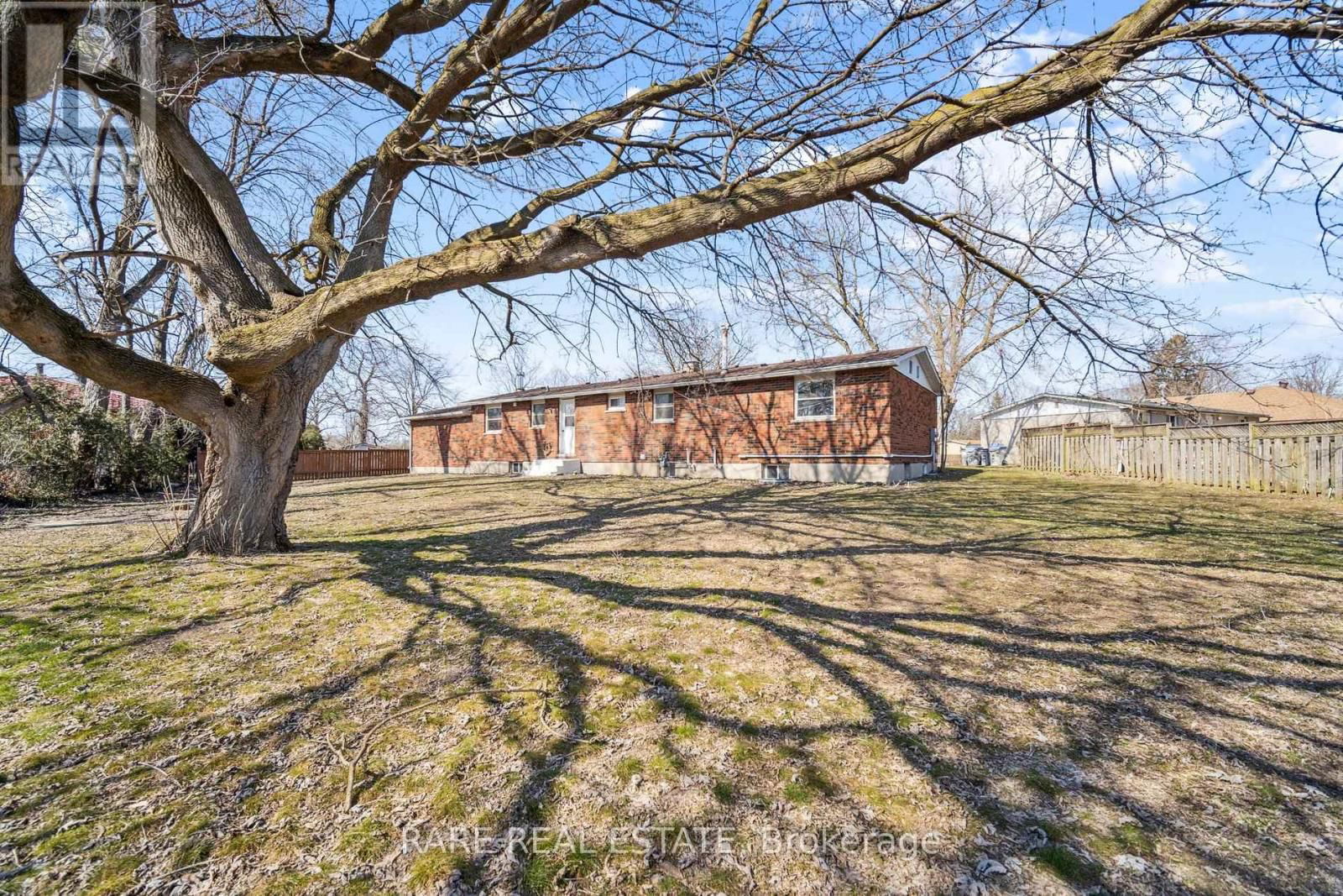 314 LAUGHTON CRESCENT Image 38