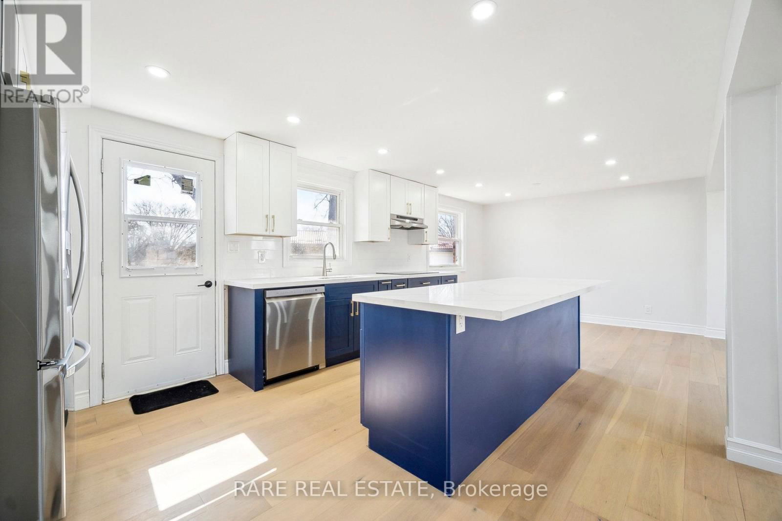 314 LAUGHTON CRESCENT Image 9