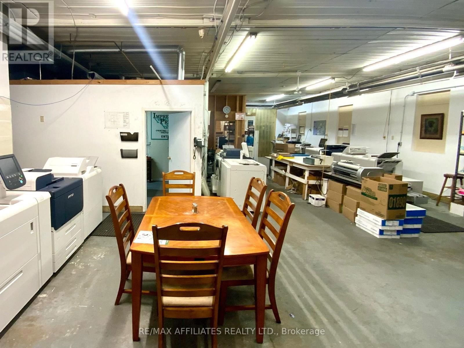 51 ABBOTT STREET NORTH Image 7