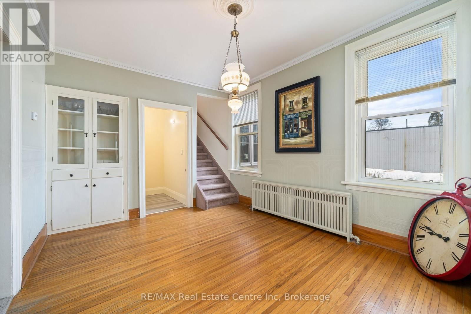 24 LINDSAY STREET Image 13