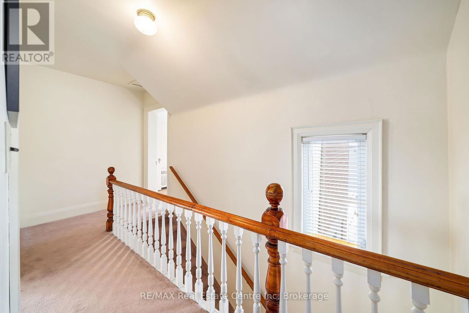 24 LINDSAY STREET Image 18