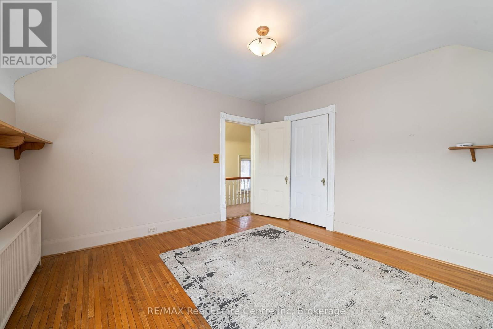 24 LINDSAY STREET Image 20