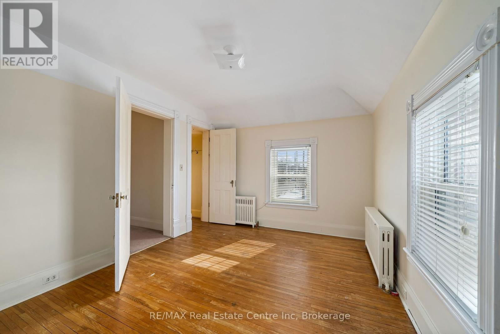 24 LINDSAY STREET Image 22