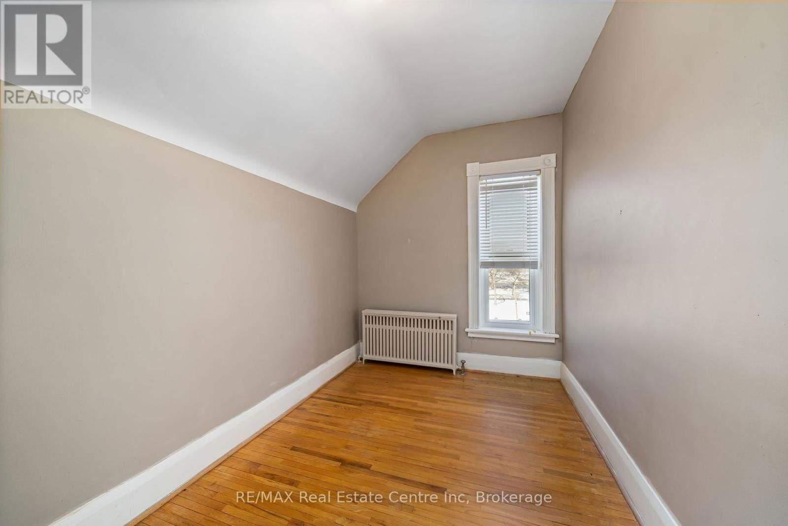 24 LINDSAY STREET Image 25