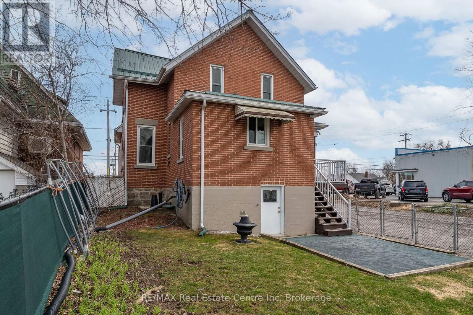 24 LINDSAY STREET Image 29