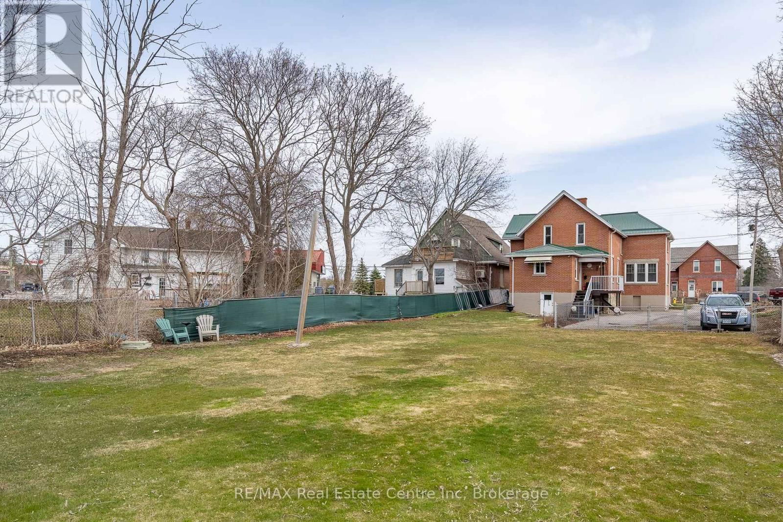 24 LINDSAY STREET Image 31