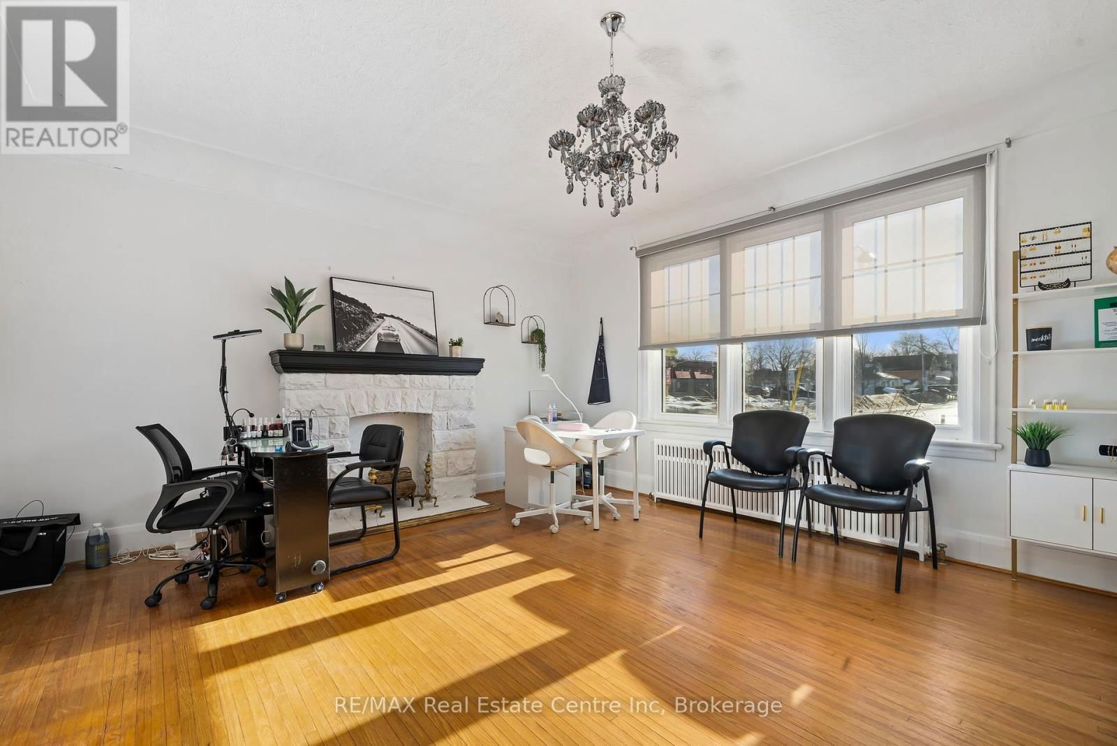 24 LINDSAY STREET Image 6