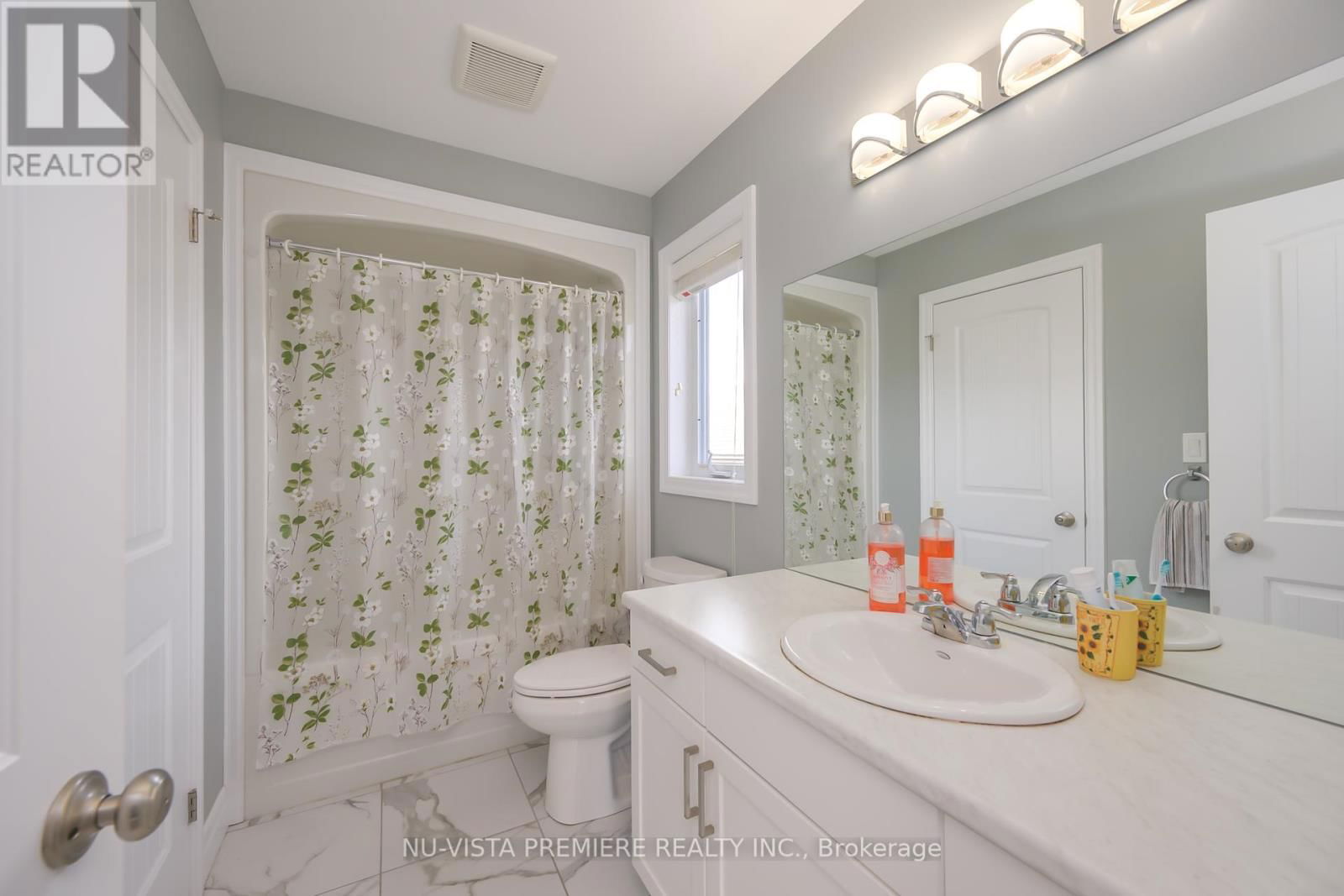 105 GILMOUR DRIVE Image 13