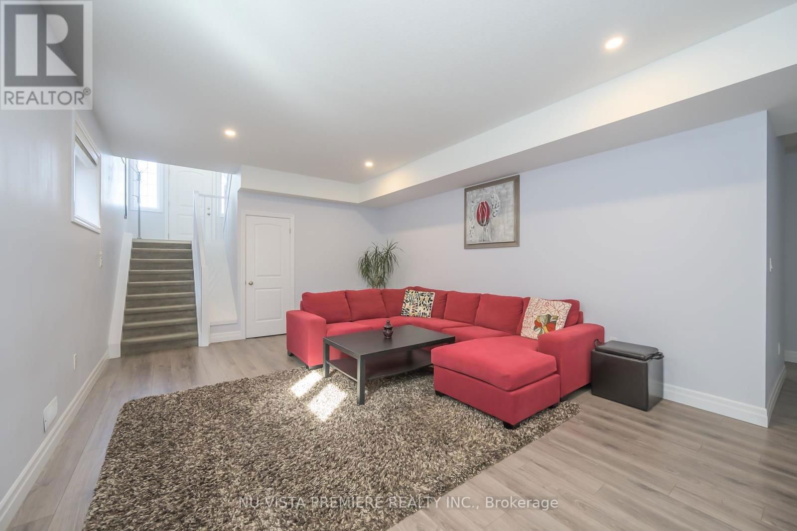 105 GILMOUR DRIVE Image 16