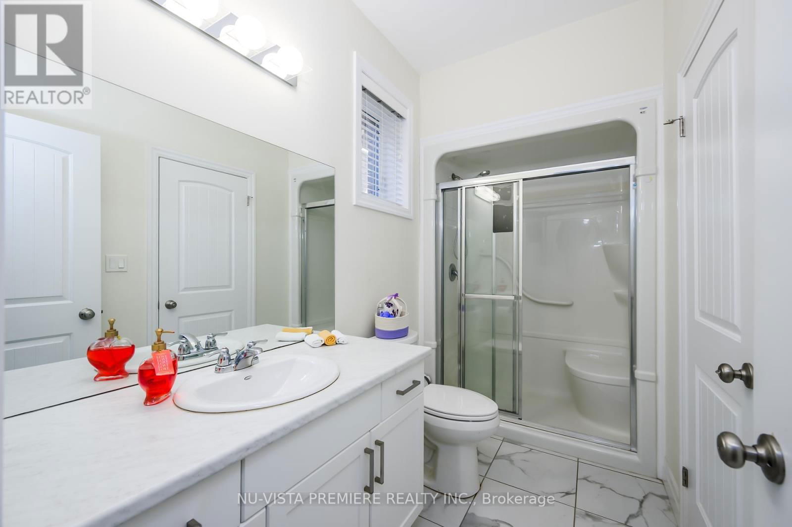 105 GILMOUR DRIVE Image 18
