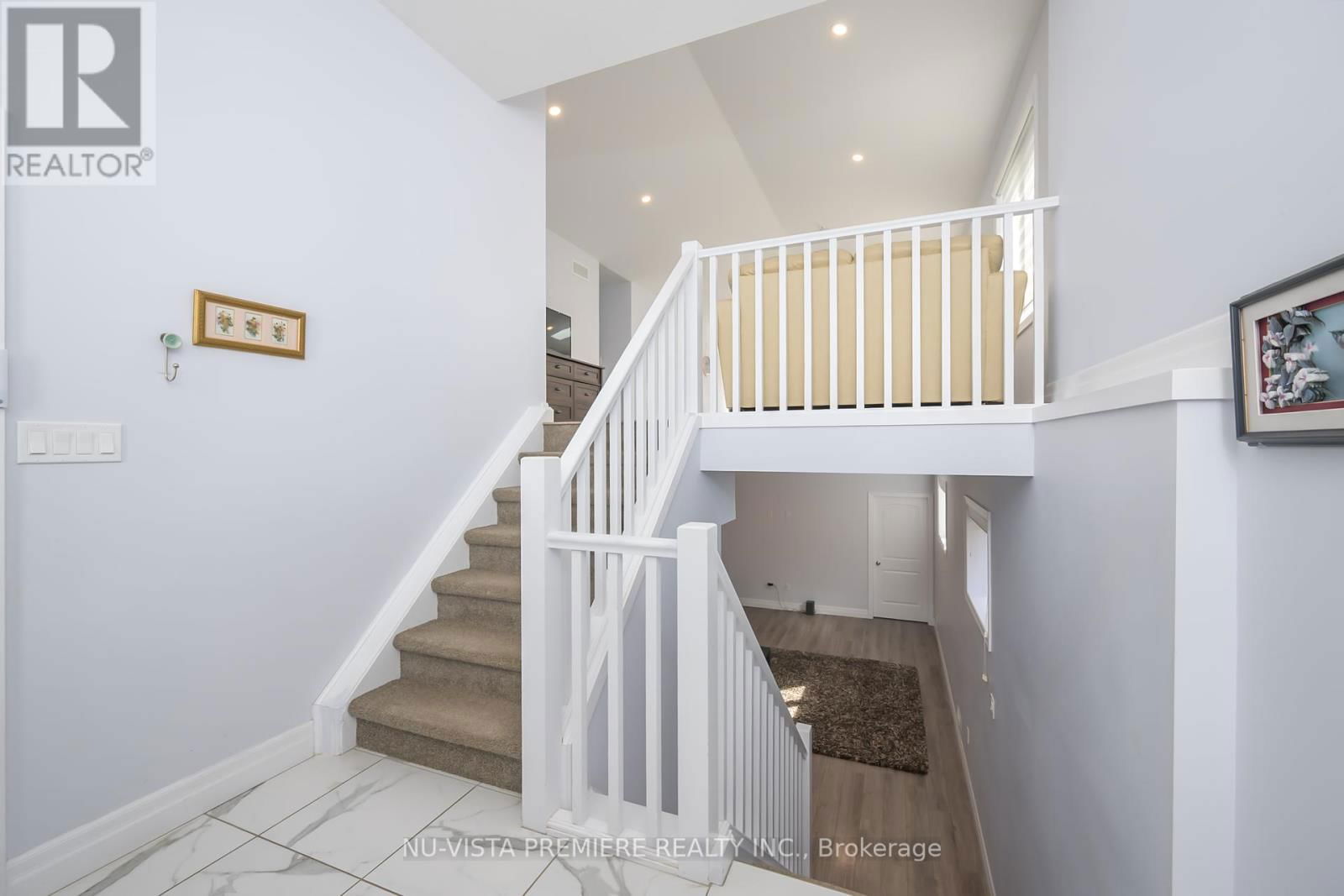 105 GILMOUR DRIVE Image 4