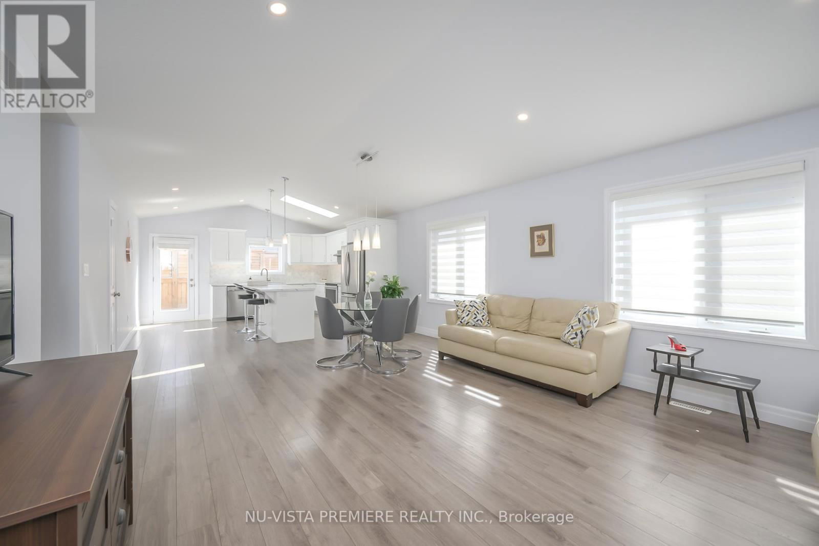 105 GILMOUR DRIVE Image 6