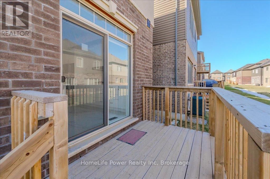 35 HITCHMAN STREET EAST Image 37