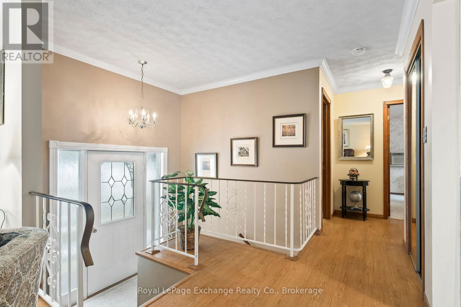929 SAUGEEN STREET Image 14