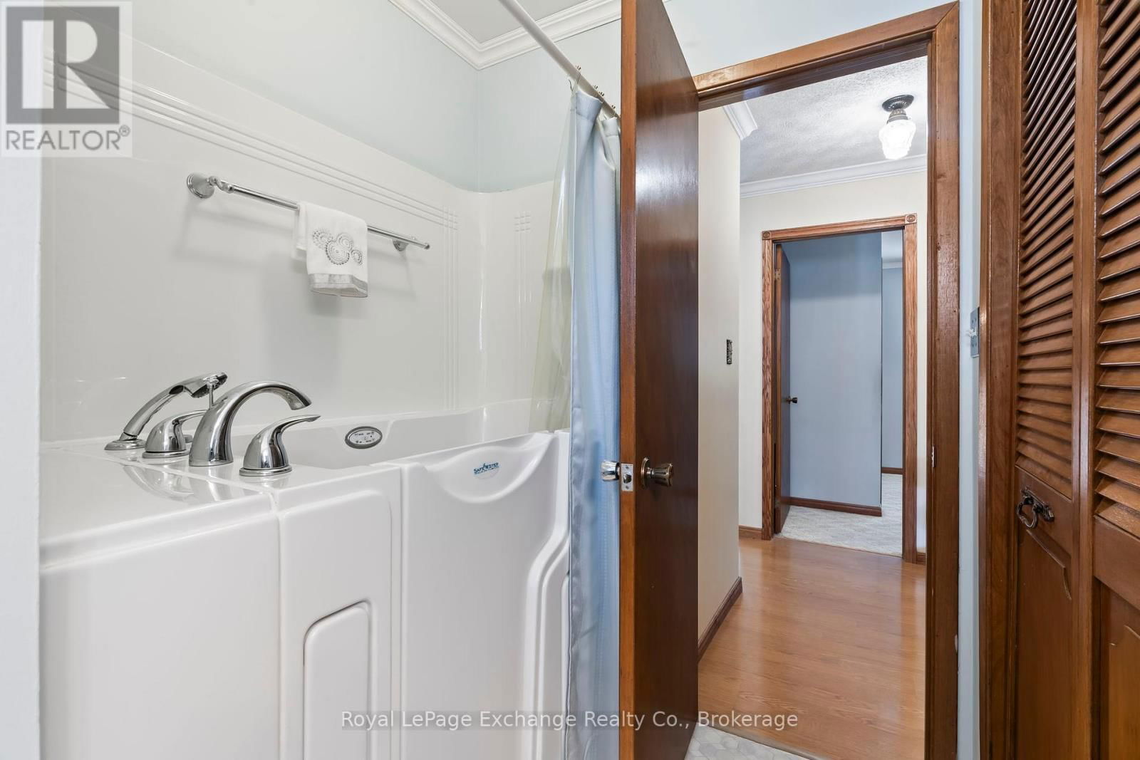 929 SAUGEEN STREET Image 18