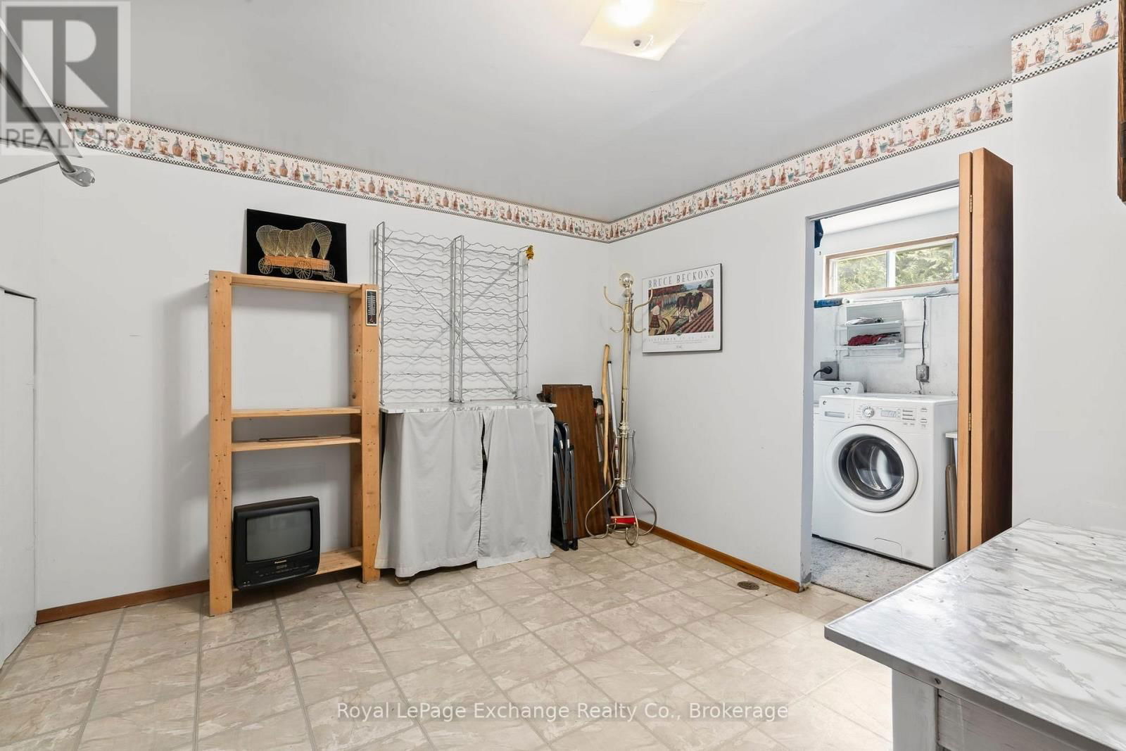 929 SAUGEEN STREET Image 24