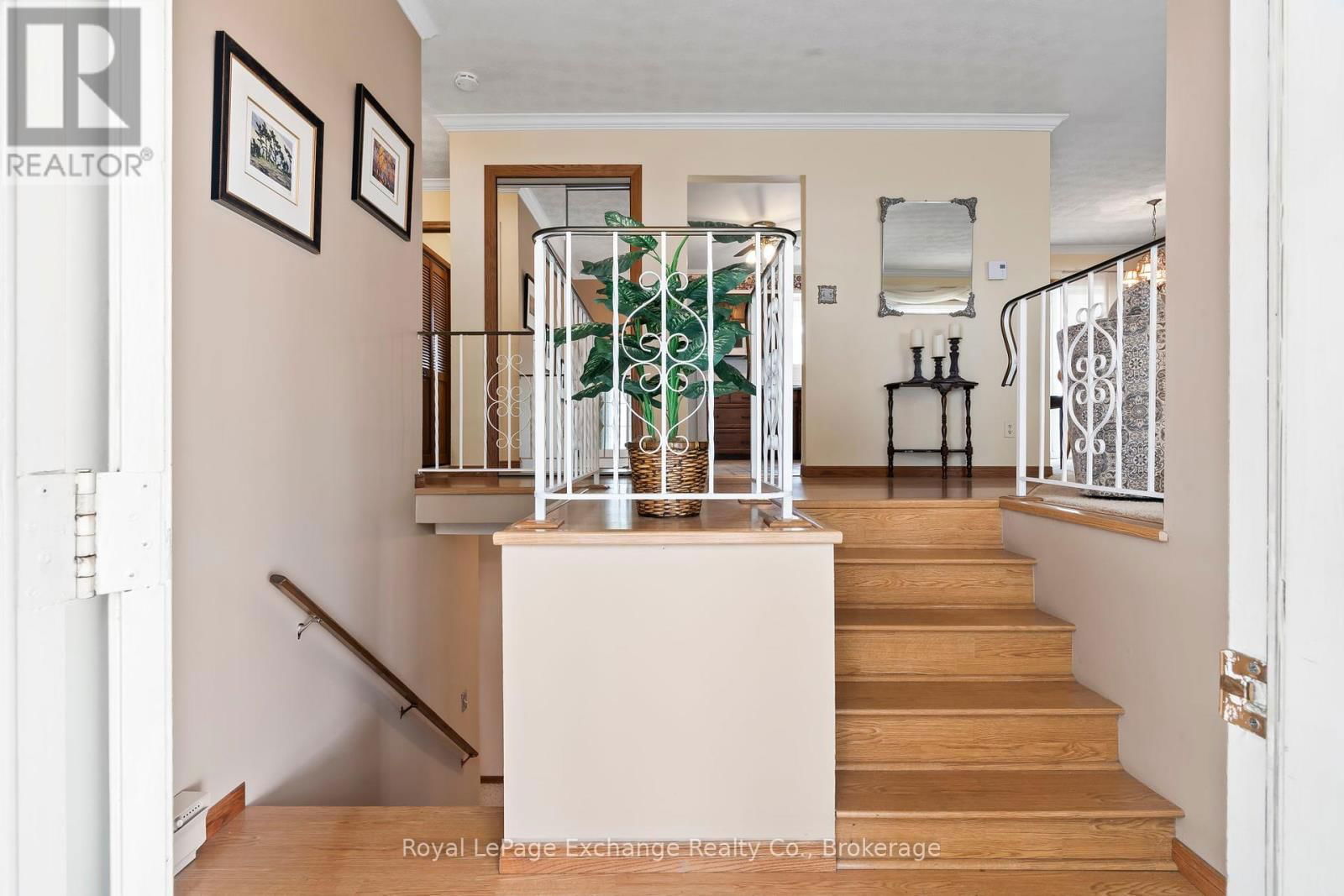 929 SAUGEEN STREET Image 5