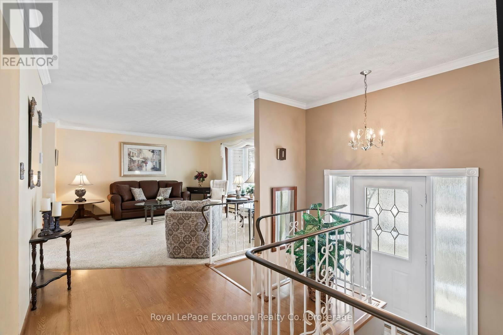 929 SAUGEEN STREET Image 6