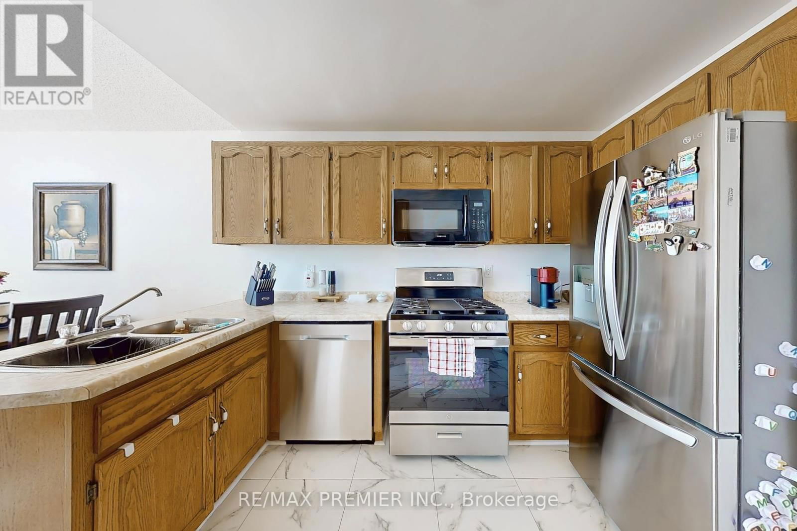 13 - 9 WENTWORTH DRIVE Image 11