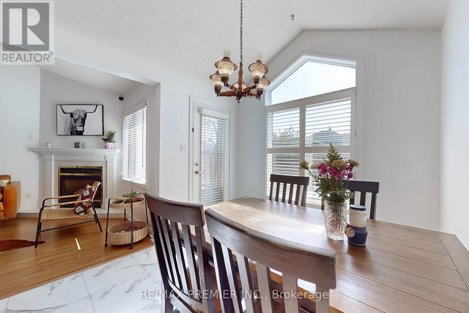 13 - 9 WENTWORTH DRIVE Image 16