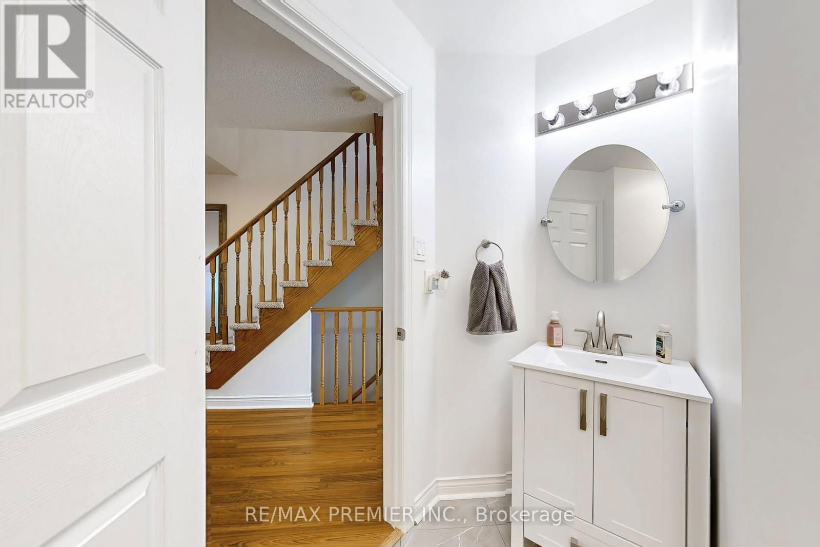 13 - 9 WENTWORTH DRIVE Image 19