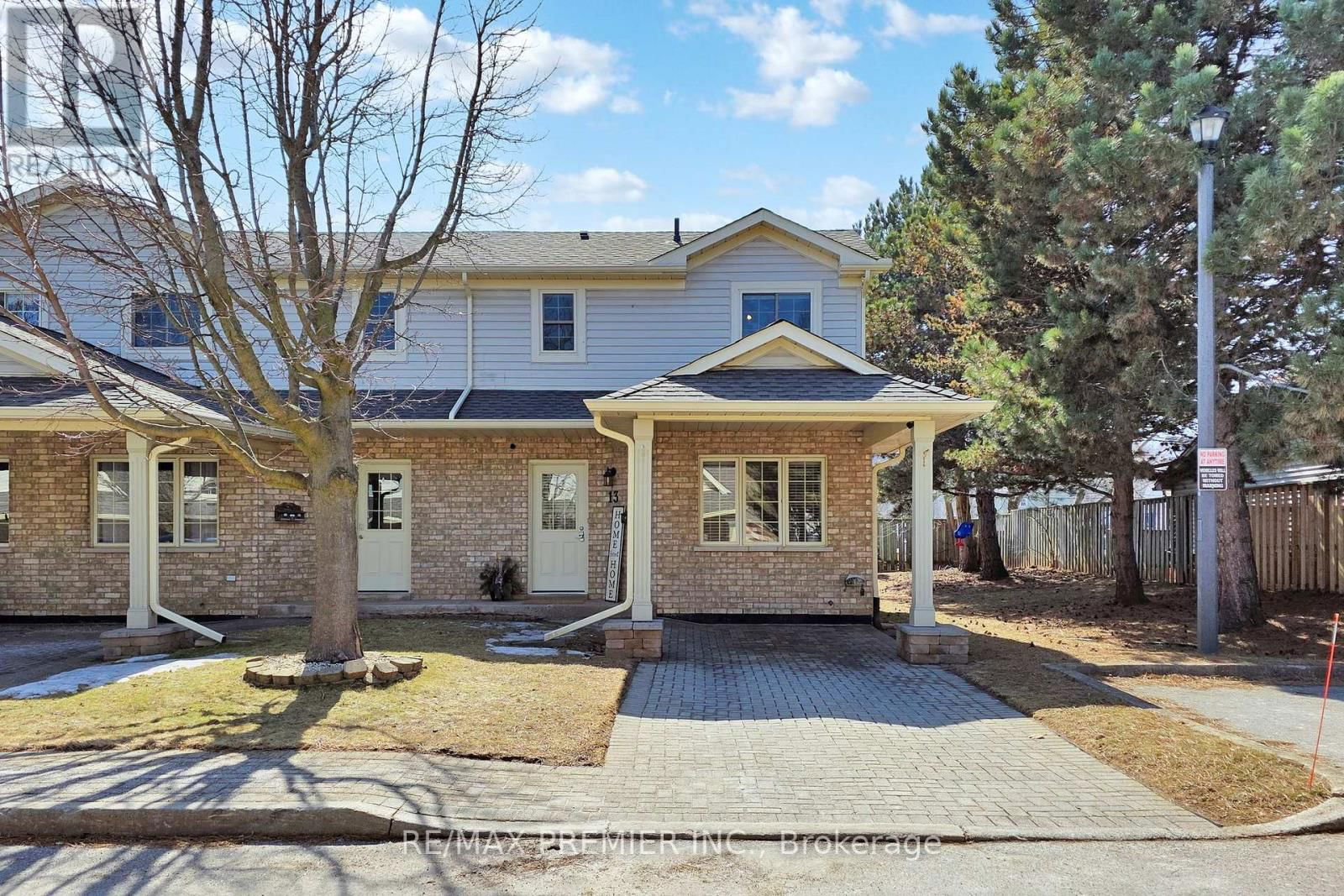 13 - 9 WENTWORTH DRIVE Image 2