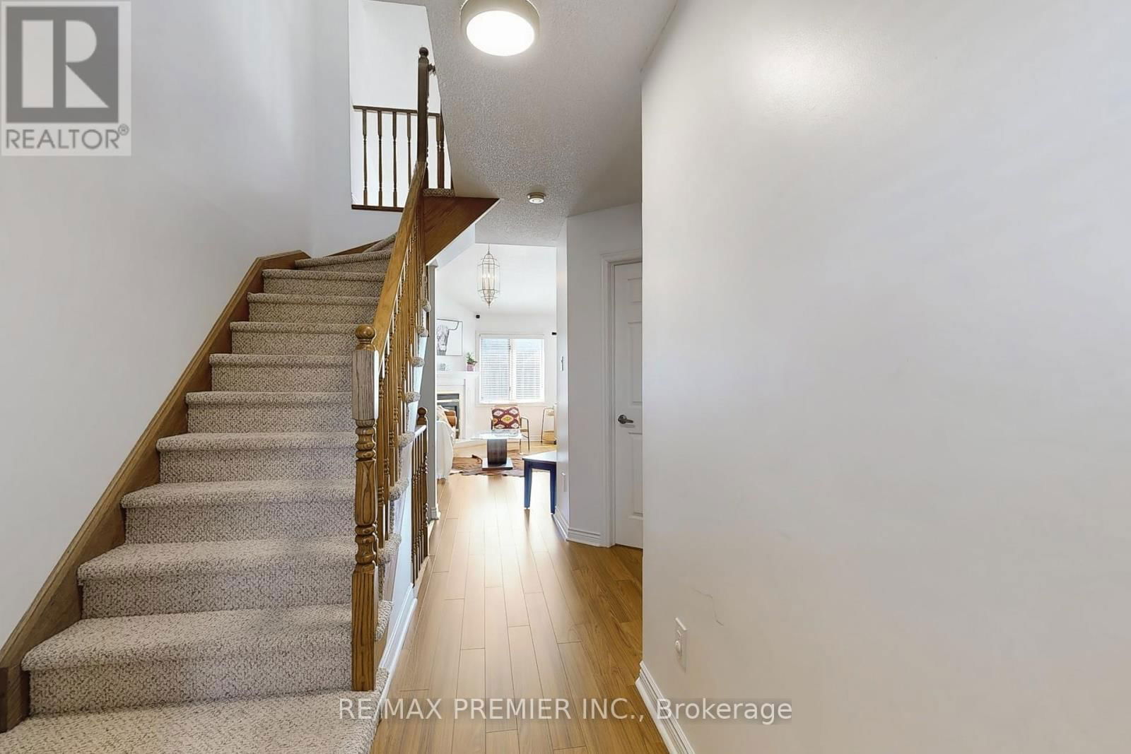 13 - 9 WENTWORTH DRIVE Image 22