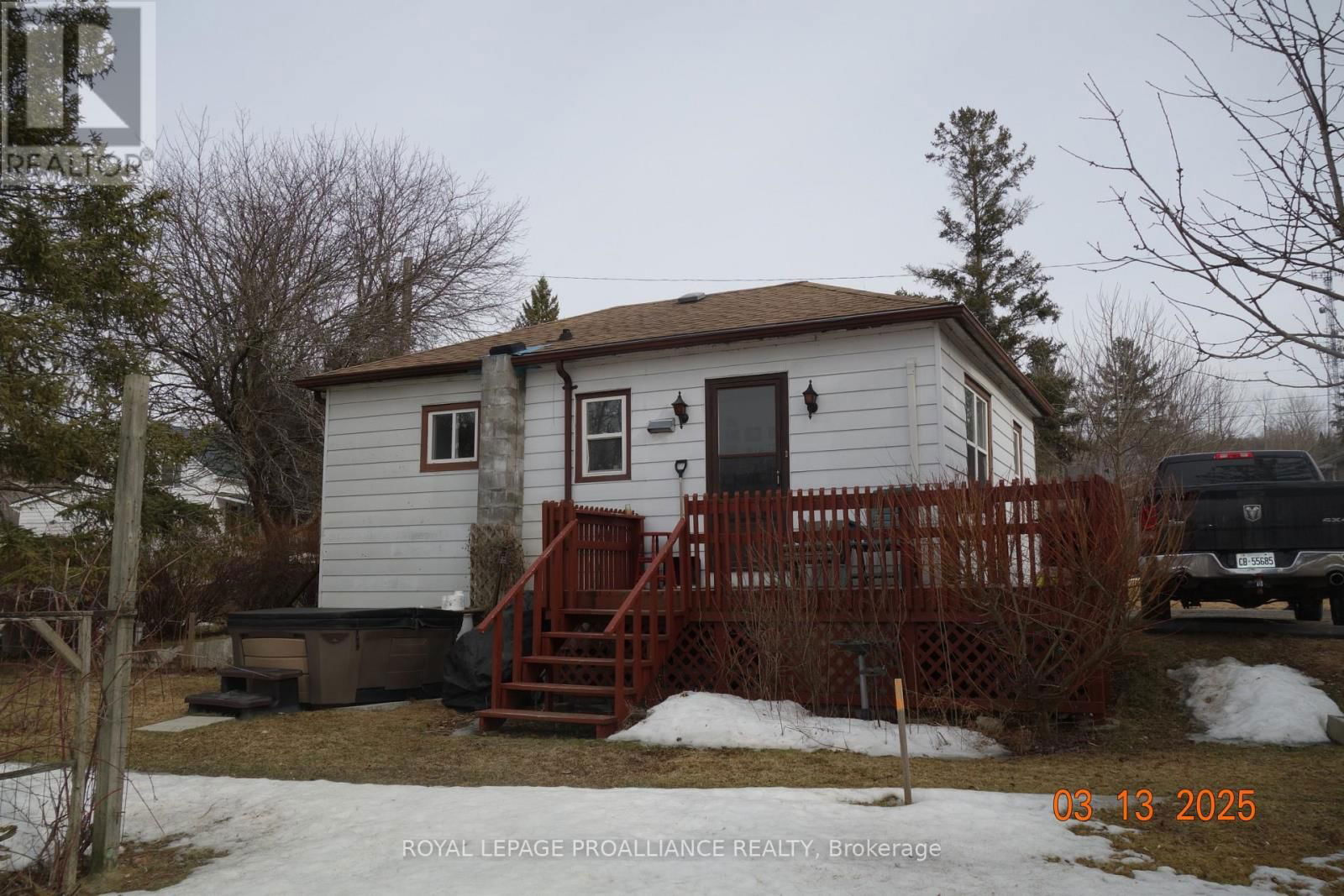 381 HUFFMAN STREET Image 7