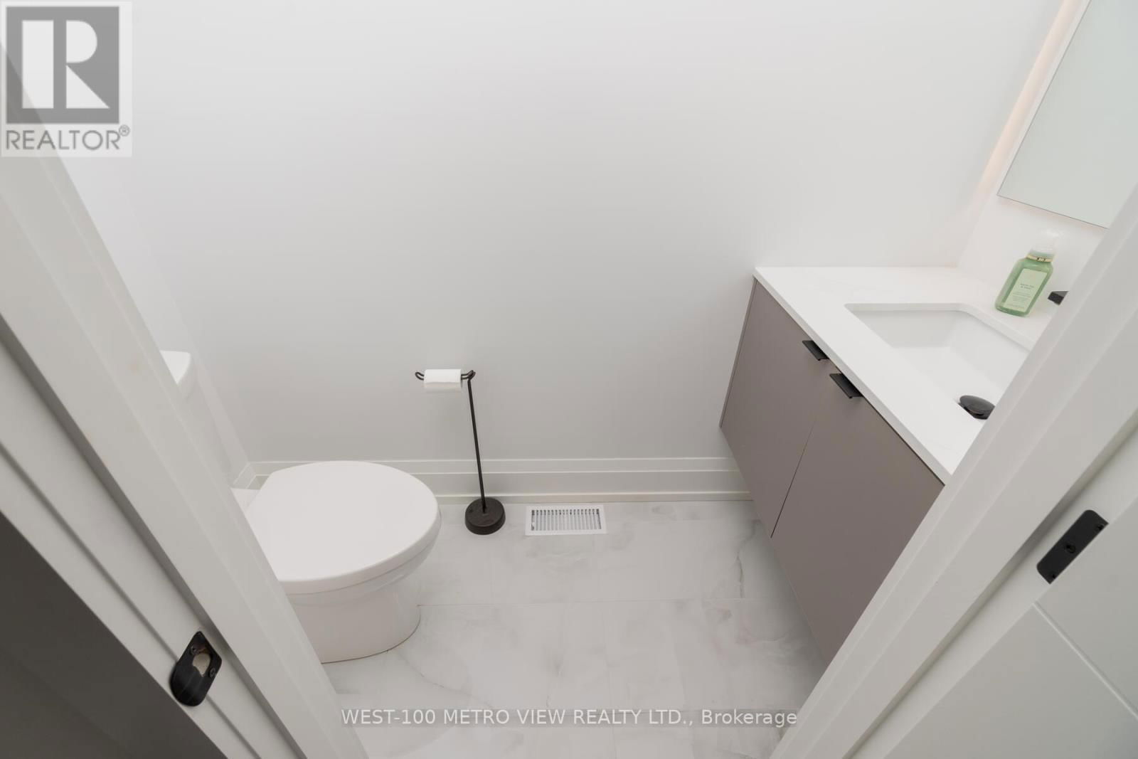 3607 CAROLINIA COURT Image 15