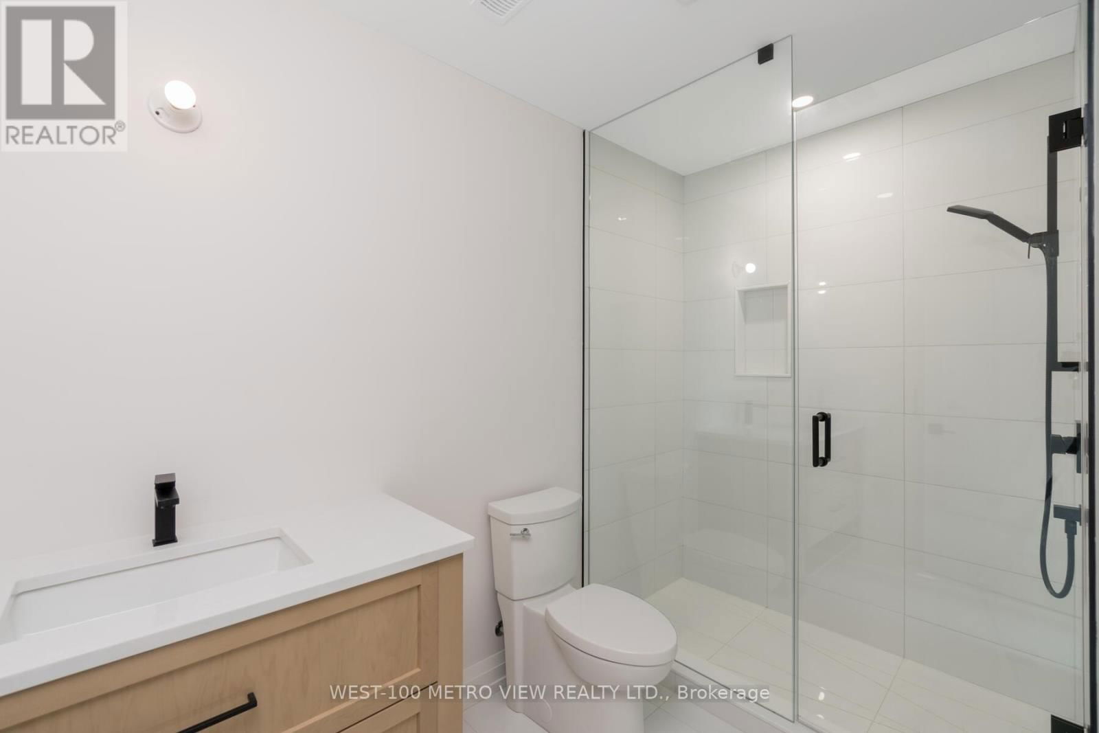3607 CAROLINIA COURT Image 29