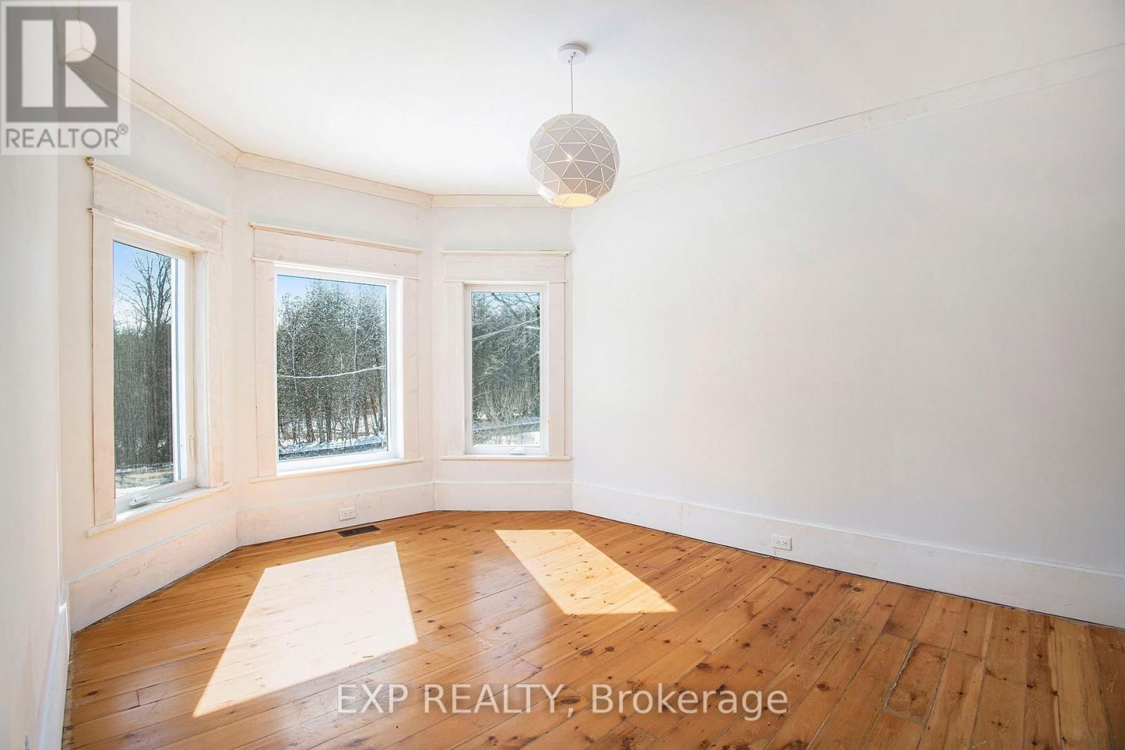 52 HUNTERS ROAD Image 13