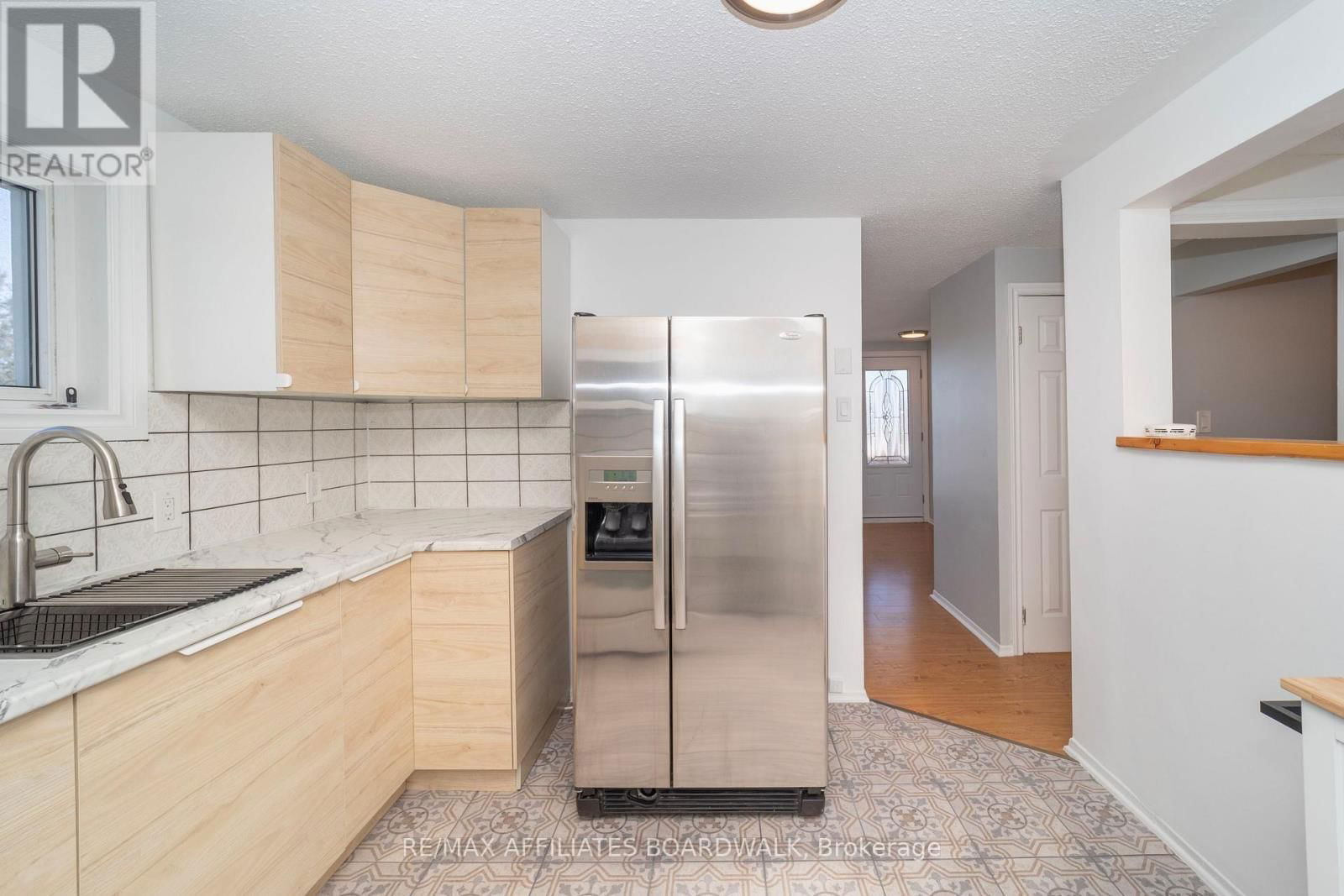 B - 1133 MAISONNEUVE STREET NORTH Image 4