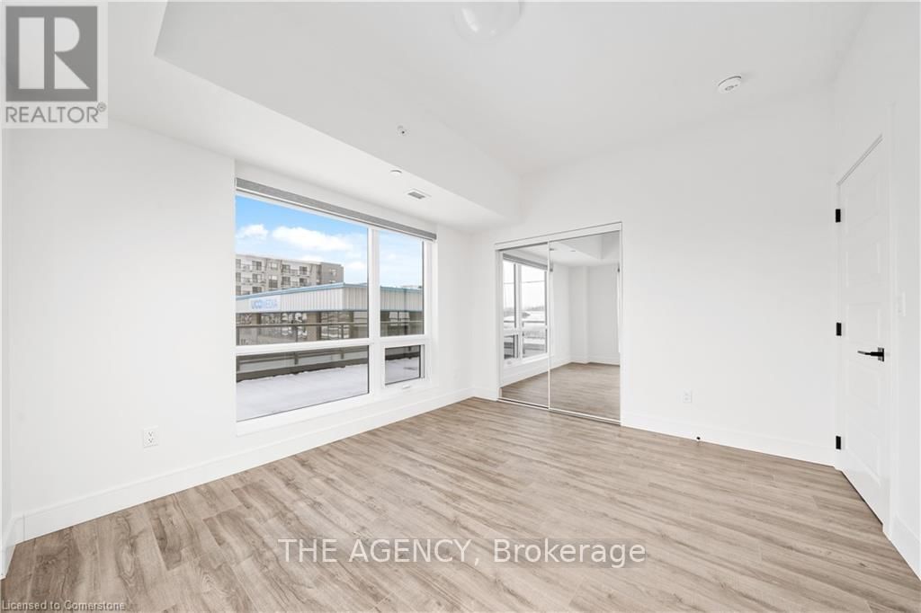 605 - 2 DUNDAS STREET Image 23