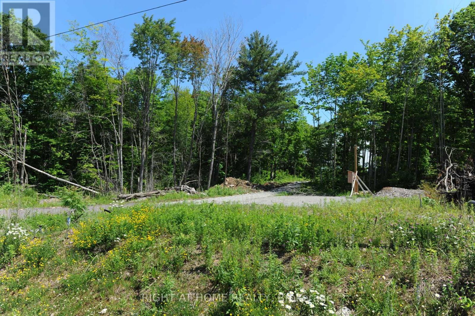 22 HAWKINS POINT Image 15
