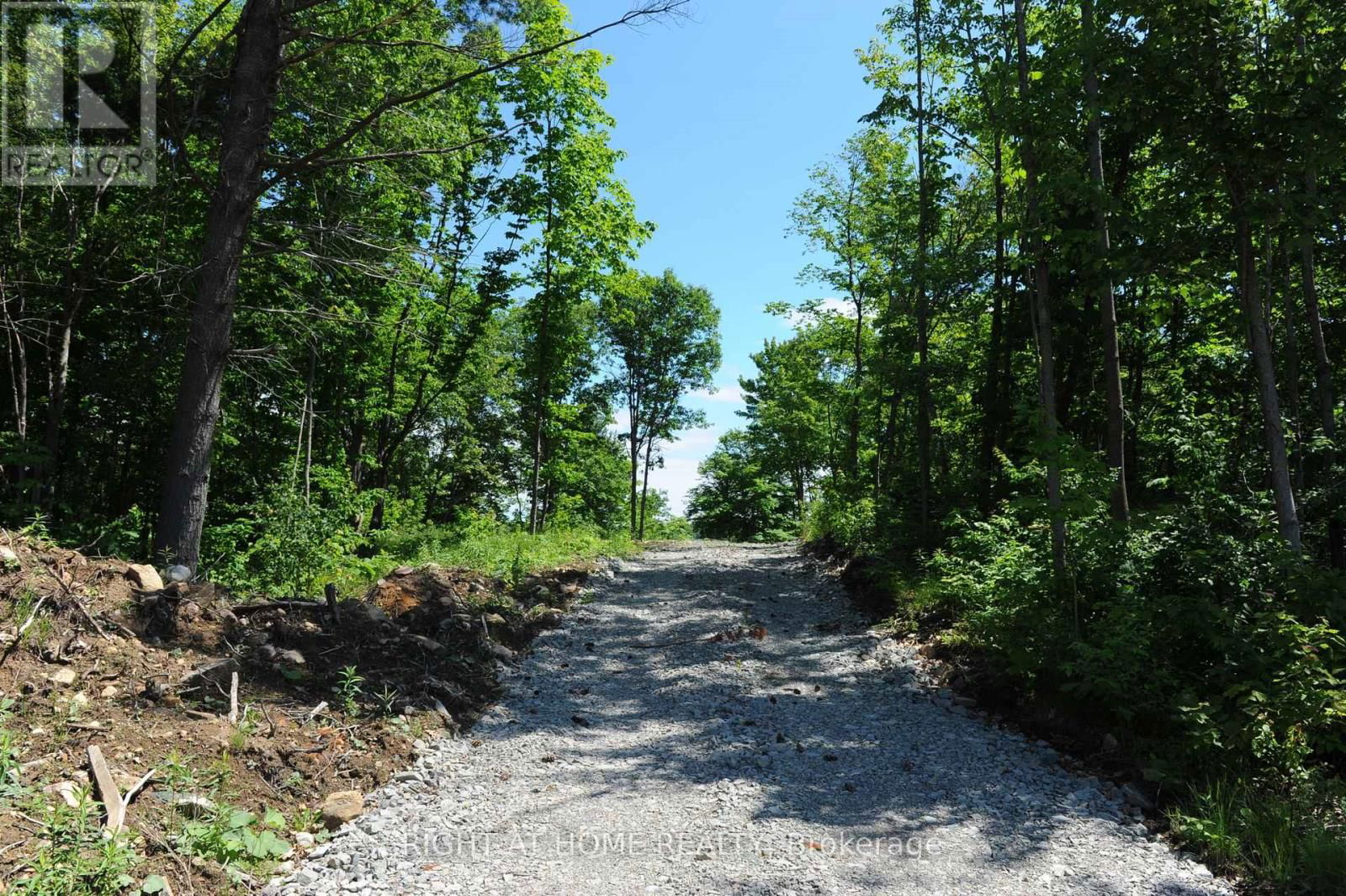 22 HAWKINS POINT Image 18