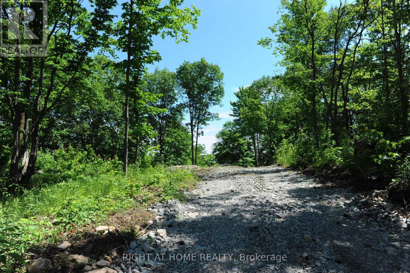 22 HAWKINS POINT Image 19