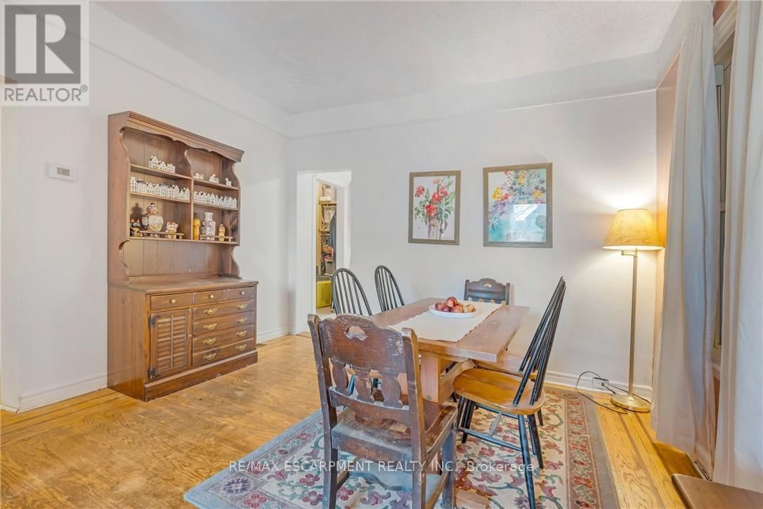 528 HUGHSON STREET NORTH Image 6