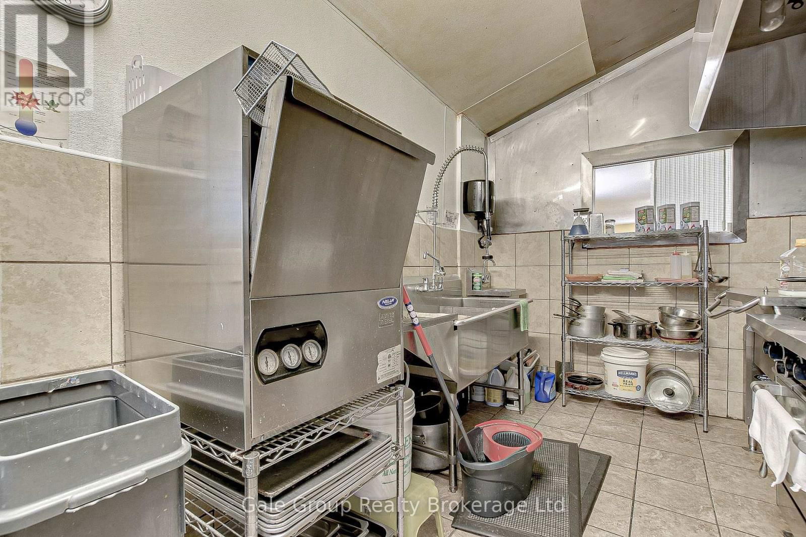 18 ELGIN STREET Image 16