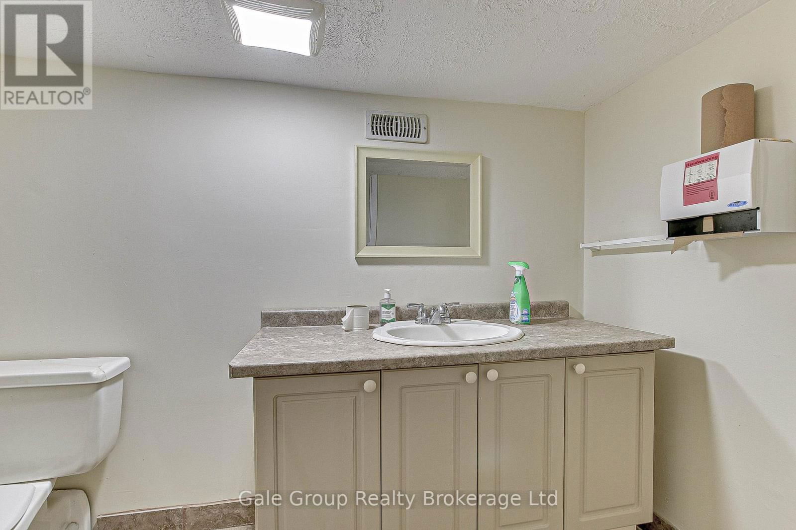 18 ELGIN STREET Image 20