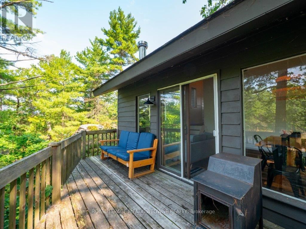 460 ISLAND Image 19