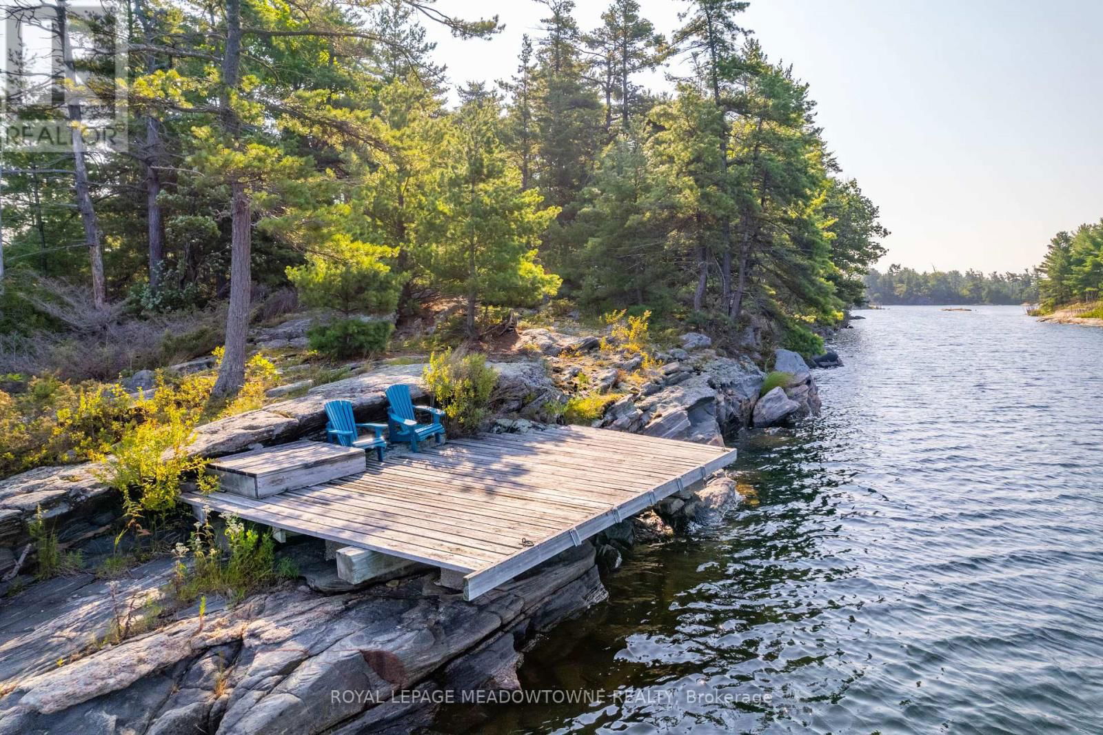 460 ISLAND Image 27