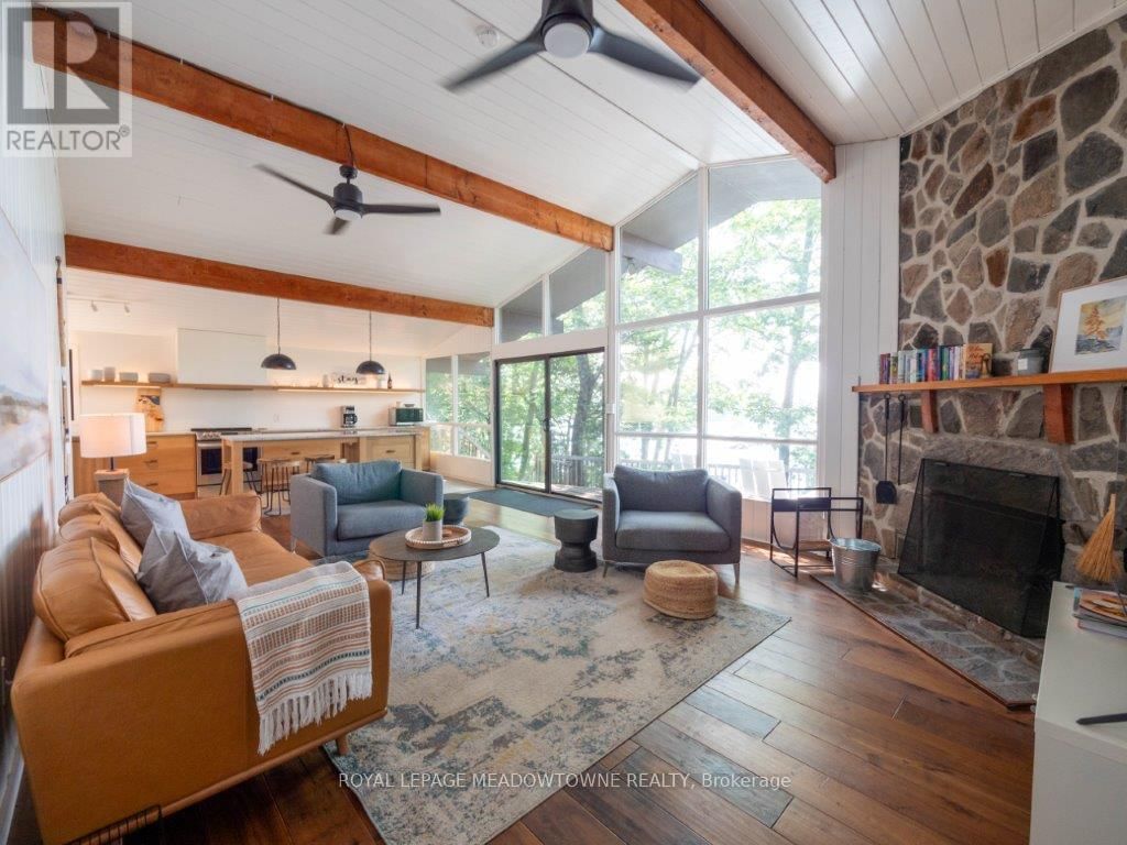 460 ISLAND Image 4