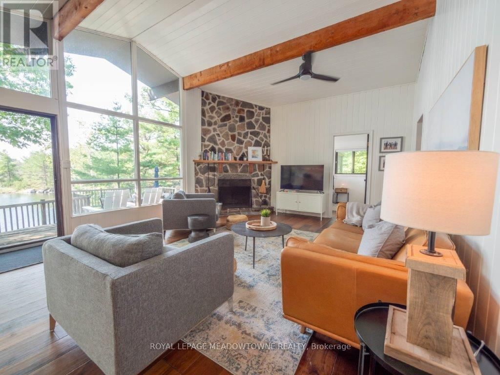 460 ISLAND Image 6