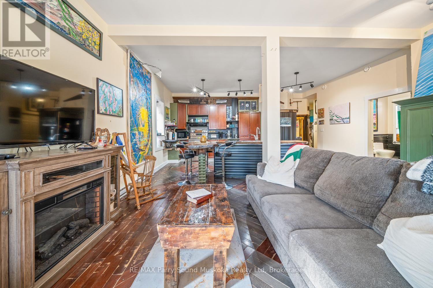 47 GIBSON STREET Image 20