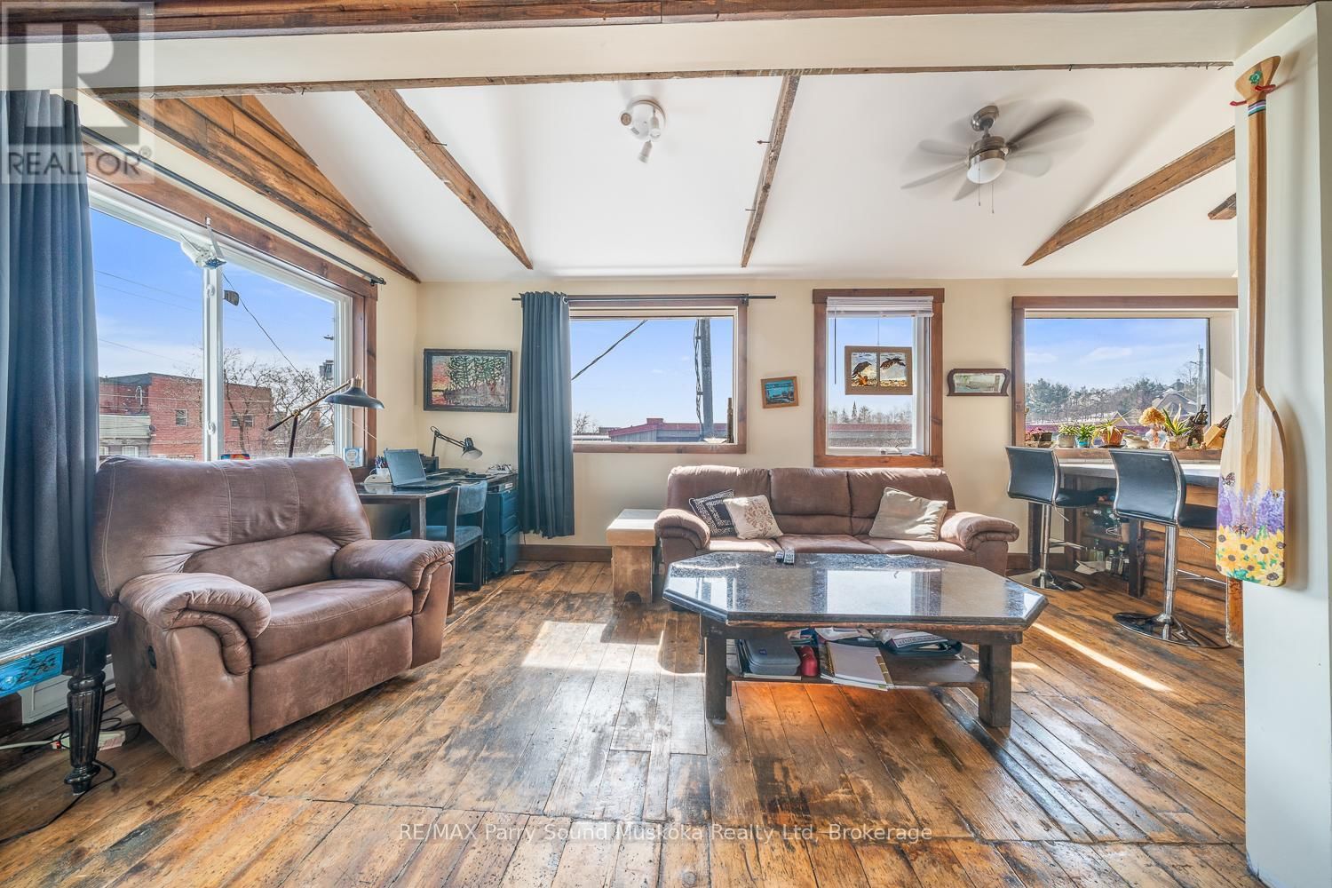 47 GIBSON STREET Image 33