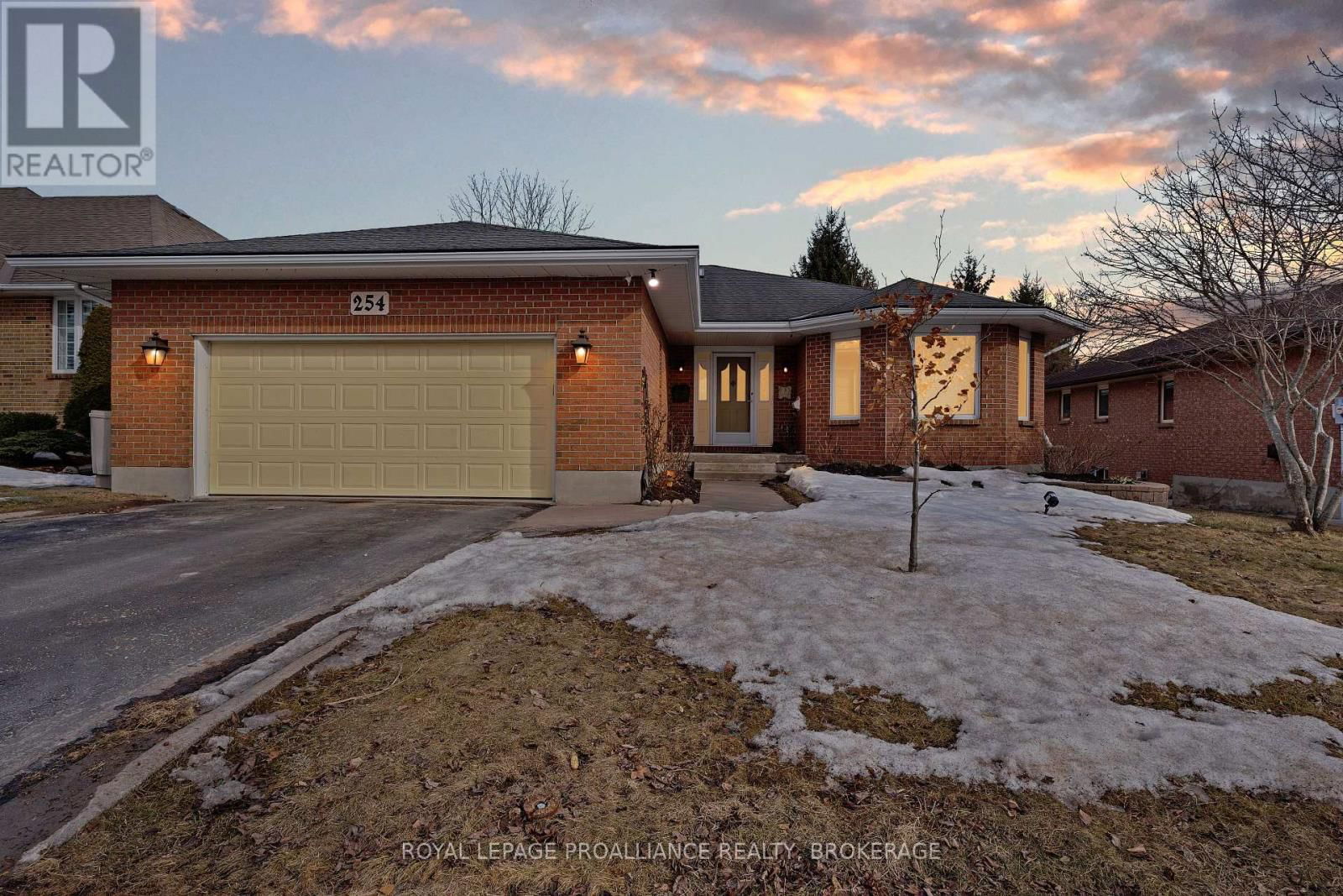 254 FRIARHILL CRESCENT Image 1