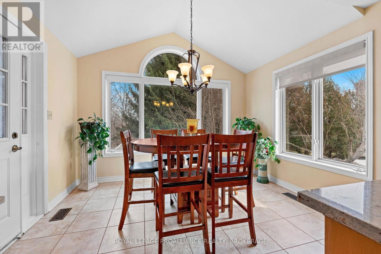 254 FRIARHILL CRESCENT Image 10